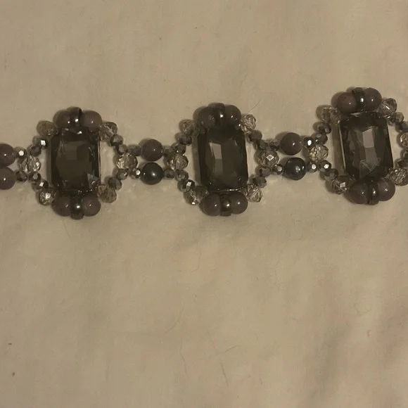 Vintage Chic Silver and Gray Gemstone Bracelet - Picture 4 of 16